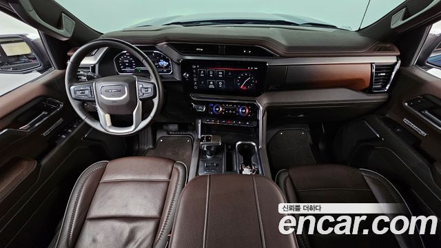 GMC Sierra — interior