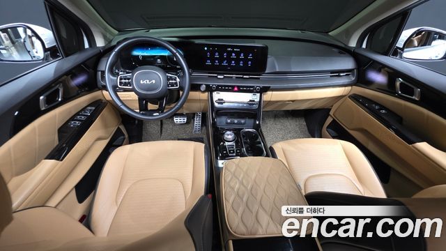 Kia Carnival — interior