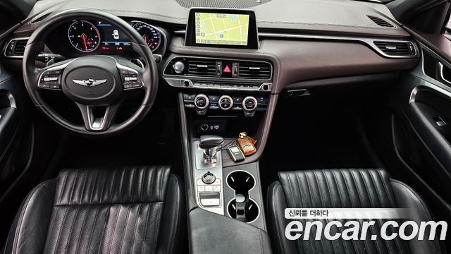 Genesis G70 — interior
