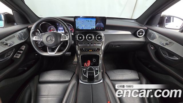 Mercedes-Benz GLC-Class — interior