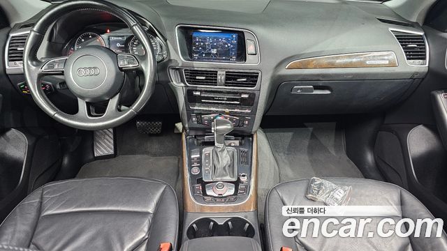 Audi Q5 — interior