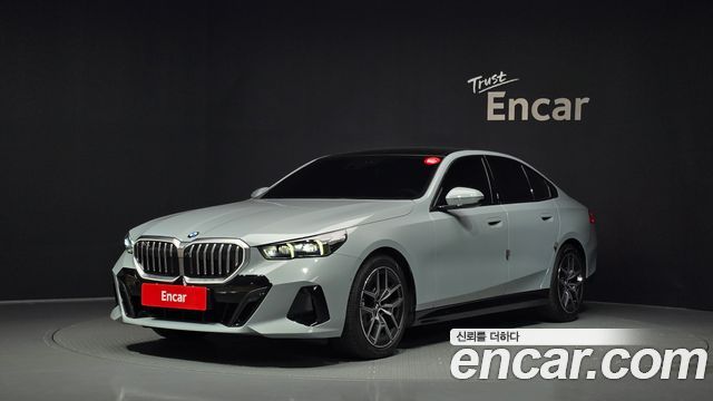 BMW 5 Series — exterior
