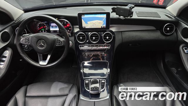 Mercedes-Benz C-Class — interior