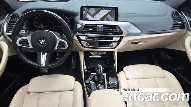 BMW X4 — interior