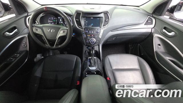 Hyundai Santa Fe — interior