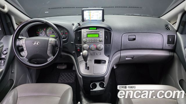 Hyundai Starex — interior