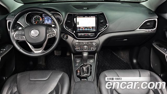 Jeep Cherokee — interior