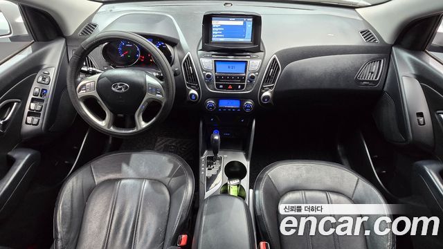 Hyundai Tucson — interior