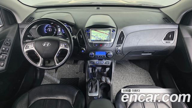 Hyundai Tucson — interior