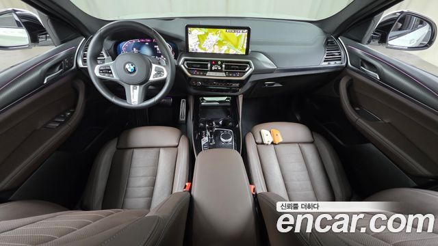 BMW X4 — interior