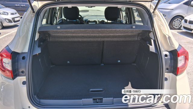 Renault Korea QM3 — interior