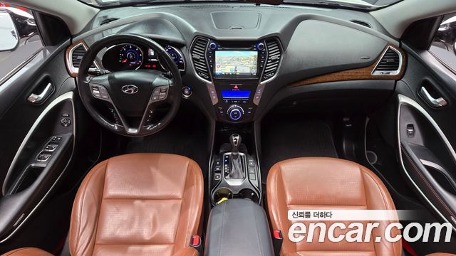 Hyundai Santa Fe — interior