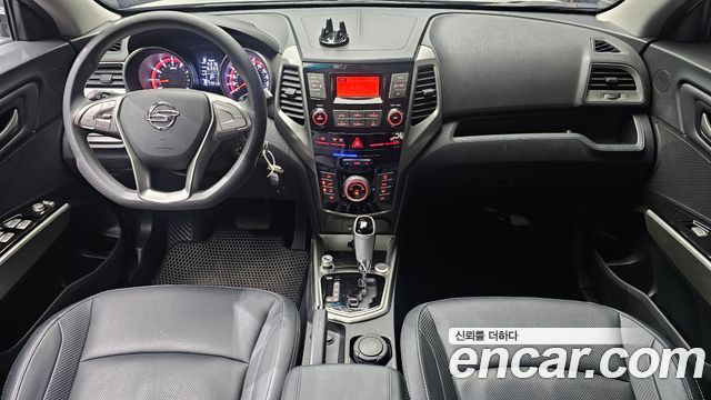 KG Mobility Tivoli — interior