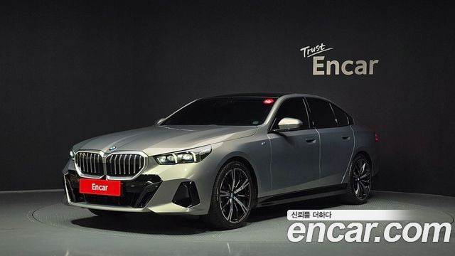 BMW 5 Series — exterior