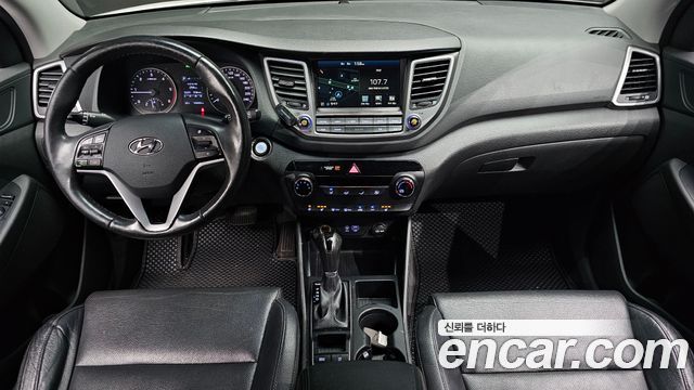 Hyundai Tucson — interior