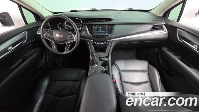 Cadillac XT5 — interior