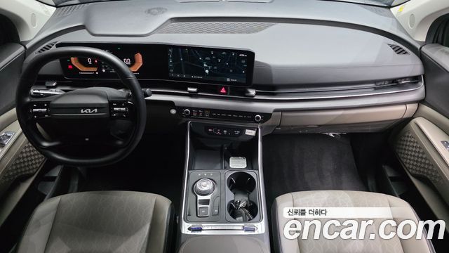 Kia Carnival — interior