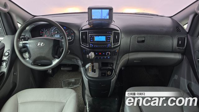 Hyundai Starex — interior