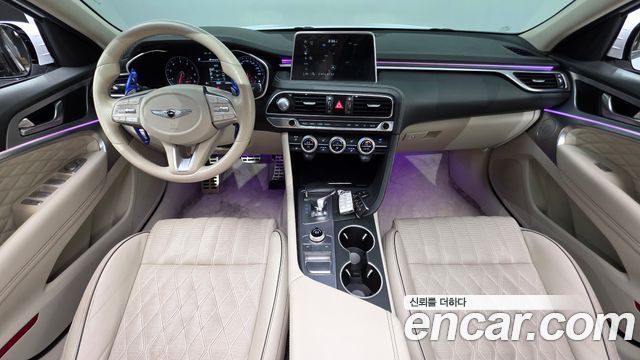 Genesis G70 — interior