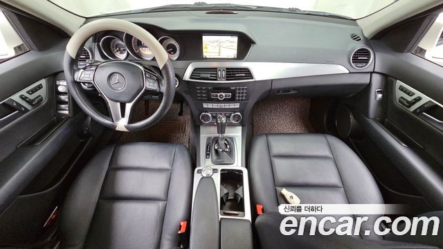 Mercedes-Benz C-Class — interior