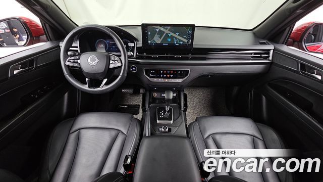 KG Mobility Musso — interior
