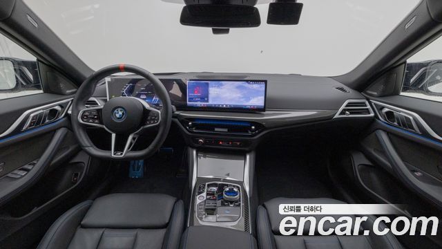 BMW i4 — interior
