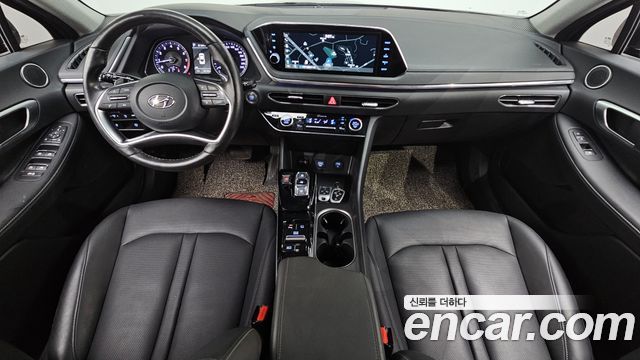 Hyundai Sonata — interior