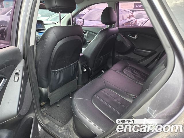 Hyundai Tucson — interior