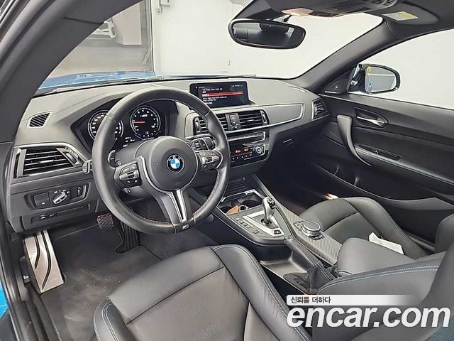 BMW M2 — interior