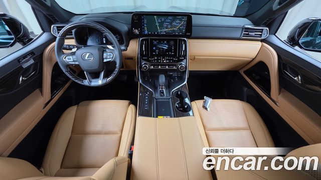 Lexus LX — interior