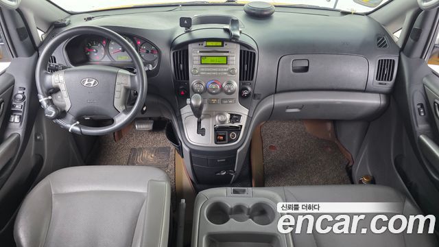 Hyundai Starex — interior