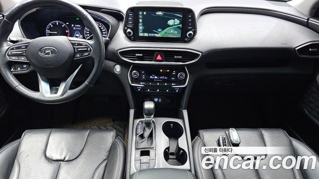 Hyundai Santa Fe — interior