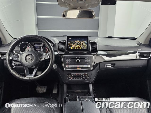 Mercedes-Benz GLS-Class — interior