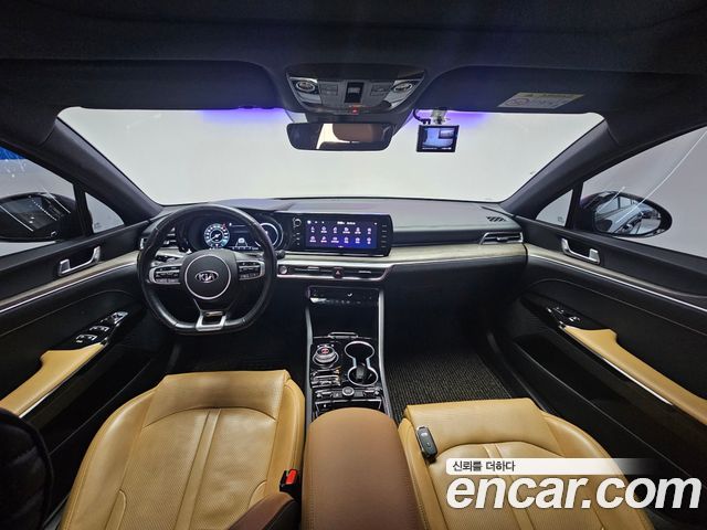 Kia K5 — interior
