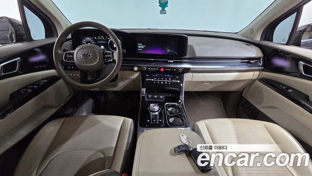 Kia Carnival — interior
