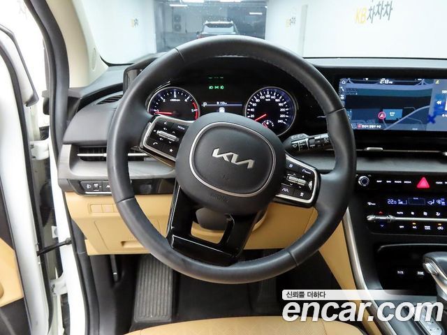 Kia Carnival — interior