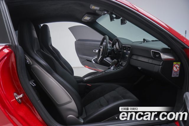 Porsche 911 — interior