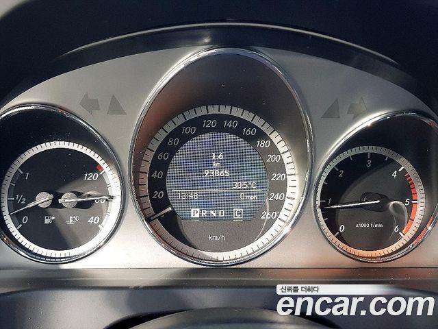 Mercedes-Benz C-Class — interior