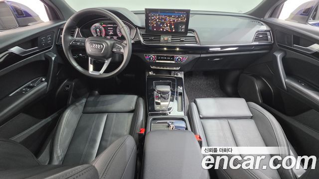 Audi Q5 — interior