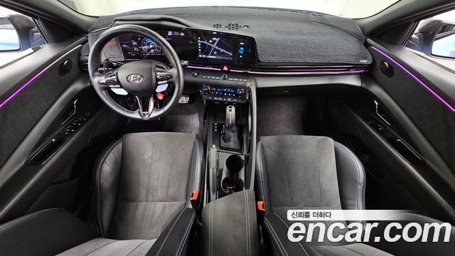 Hyundai Avante — interior
