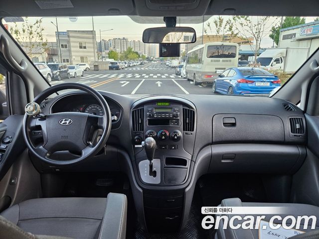 Hyundai Starex — interior