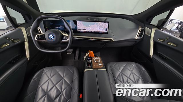 BMW iX — interior
