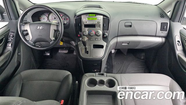 Hyundai Starex — interior