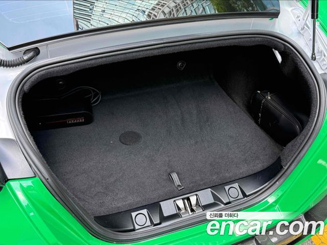Ferrari Roma — interior
