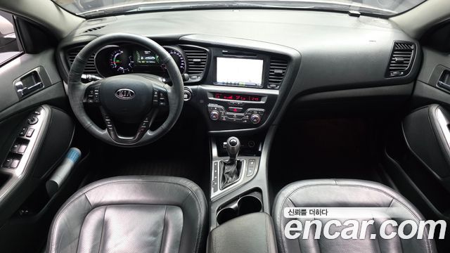 Kia K5 — interior
