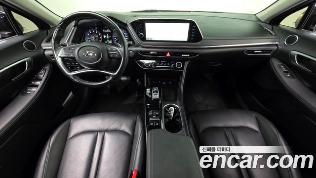 Hyundai Sonata — interior