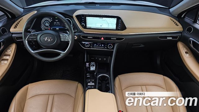 Hyundai Sonata — interior