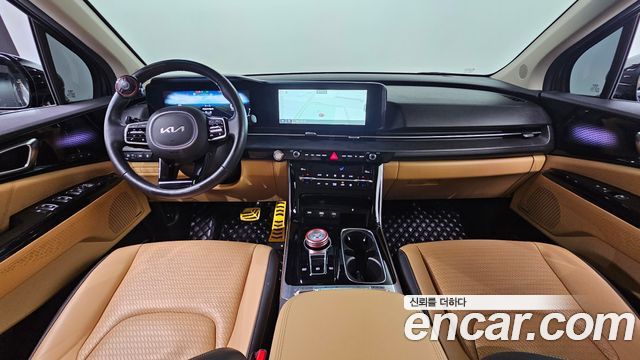 Kia Carnival — interior