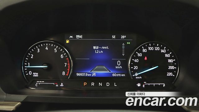 Ford Explorer — interior