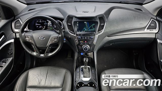 Hyundai Santa Fe — interior